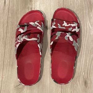 NWOT Freedom Moses Camo Sandals